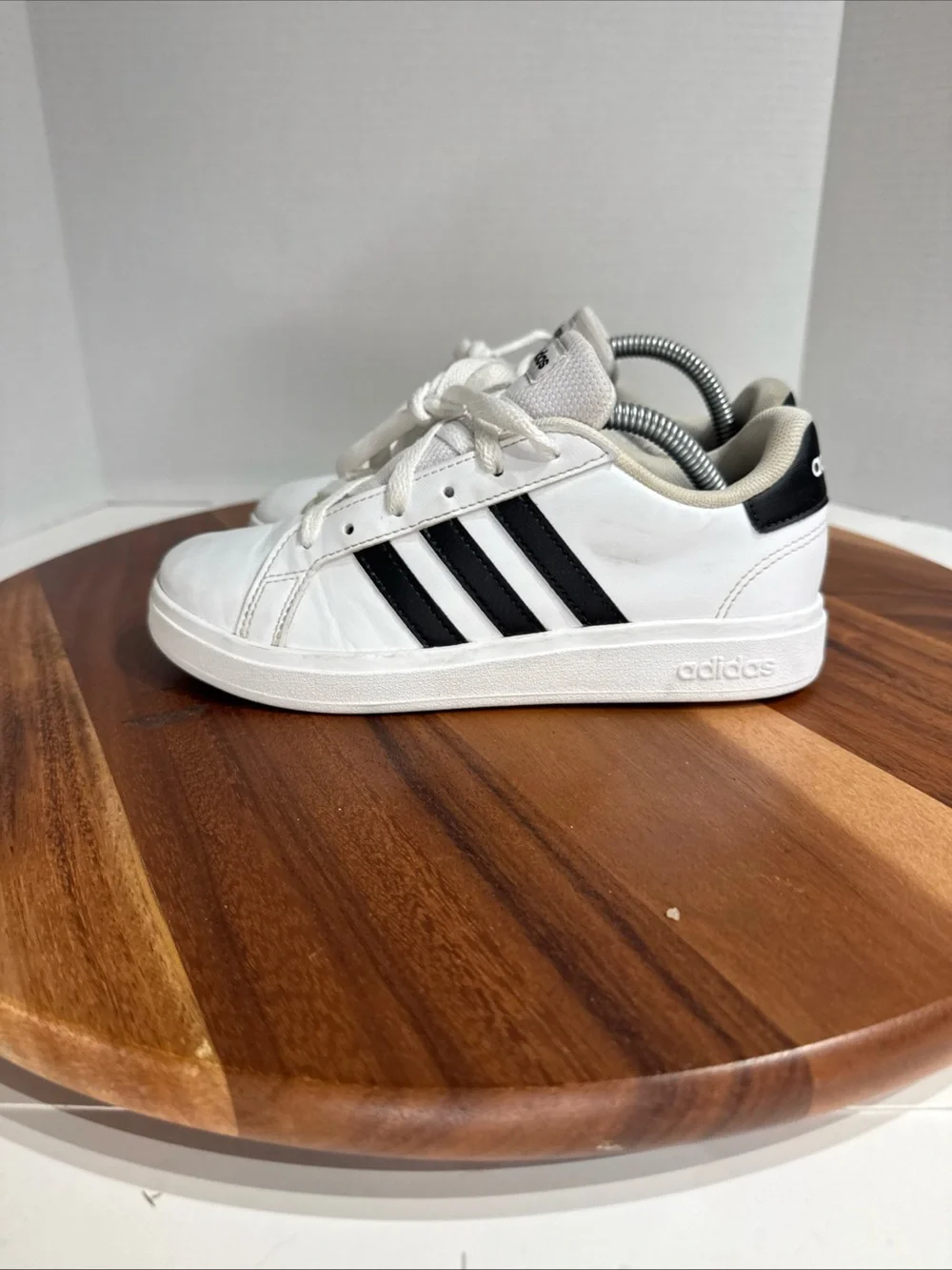 Adidas Grand Court Low White Black shoes Kids 2.5Y